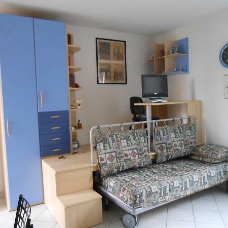 شقة Monolocale A Peschiera Del Garda Vista Lago المظهر الخارجي الصورة
