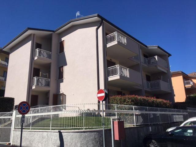 شقة Monolocale A Peschiera Del Garda Vista Lago المظهر الخارجي الصورة