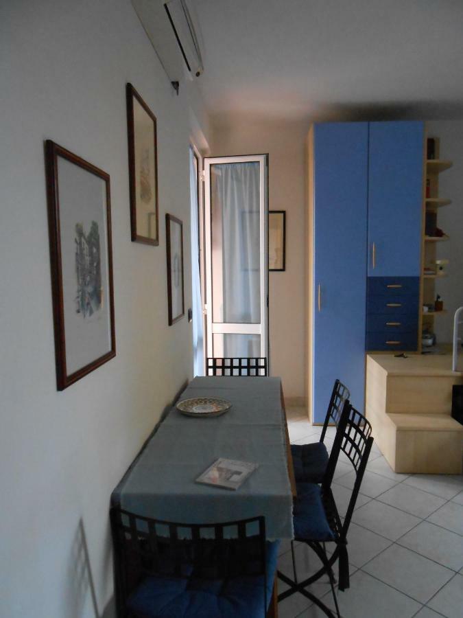 شقة Monolocale A Peschiera Del Garda Vista Lago المظهر الخارجي الصورة