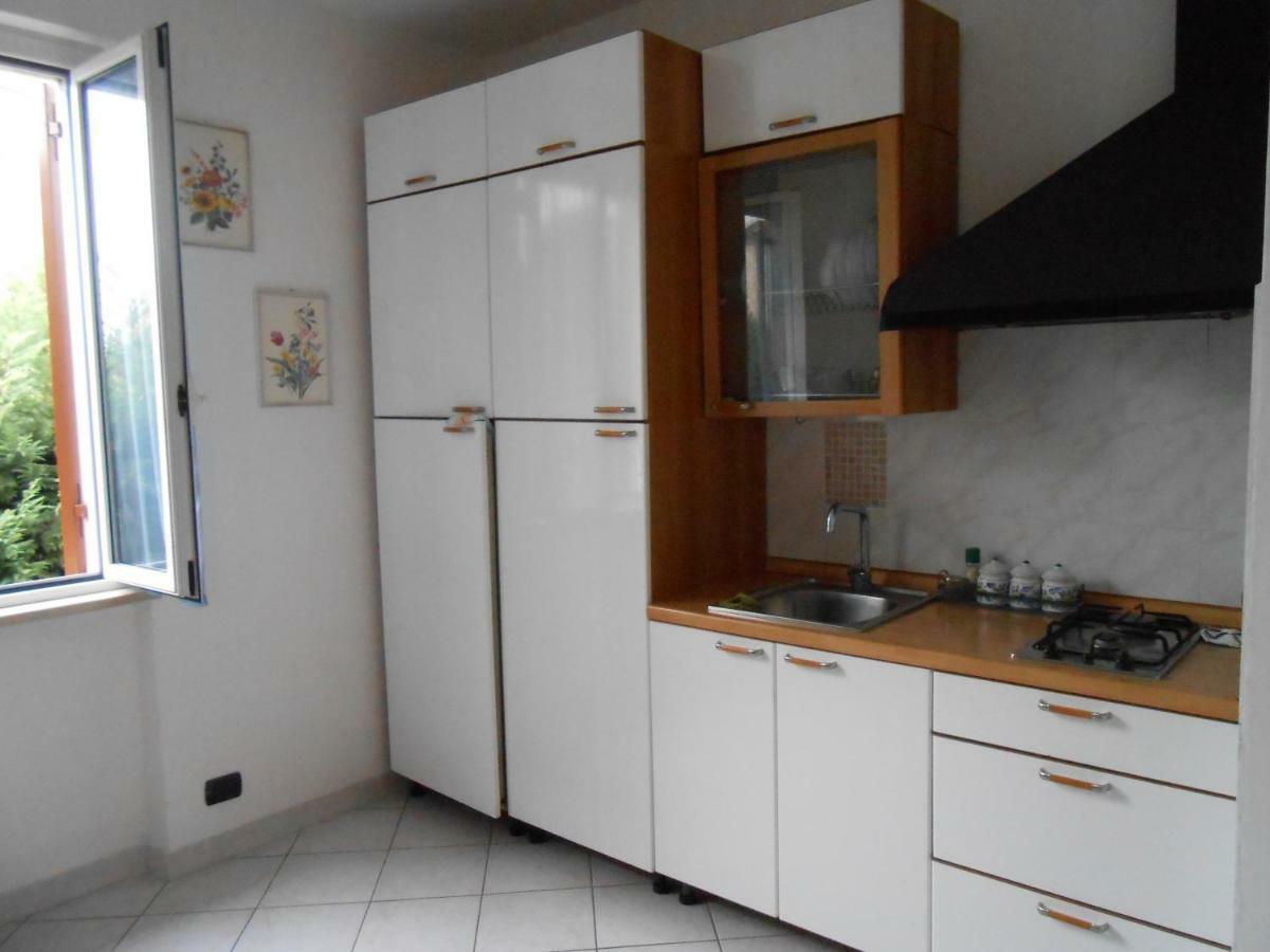 شقة Monolocale A Peschiera Del Garda Vista Lago المظهر الخارجي الصورة